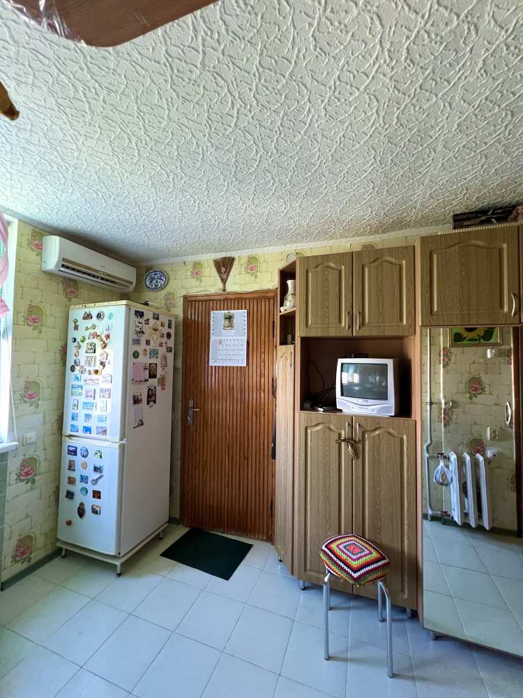 Продается двухкомнатная квартира, переделанная из большой однокомнатной квартиры галерейного типа, на улице... - 5