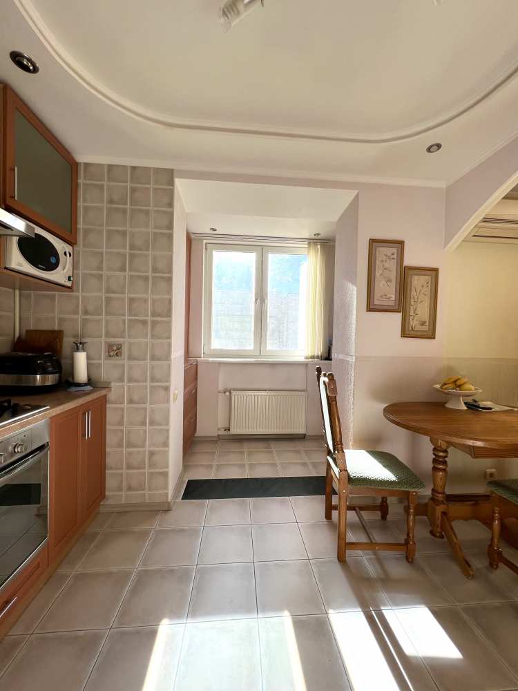 Продается трёхкомнатная квартира на улице Александра Косарева, 2, Гагаринский район, г. Севастополь. Общая площадь... - 9