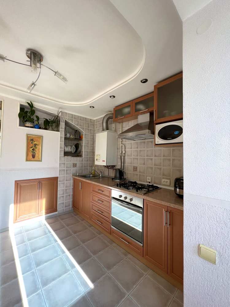 Продается трёхкомнатная квартира на улице Александра Косарева, 2, Гагаринский район, г. Севастополь. Общая площадь... - 10