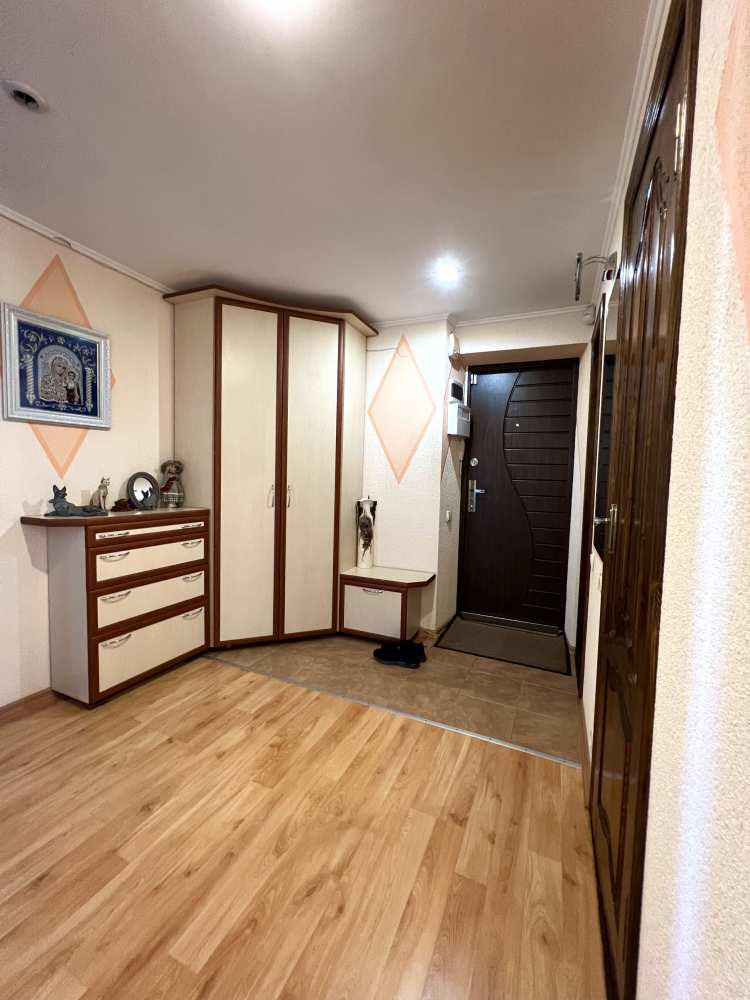 Продается трёхкомнатная квартира на улице Александра Косарева, 2, Гагаринский район, г. Севастополь. Общая площадь... - 13