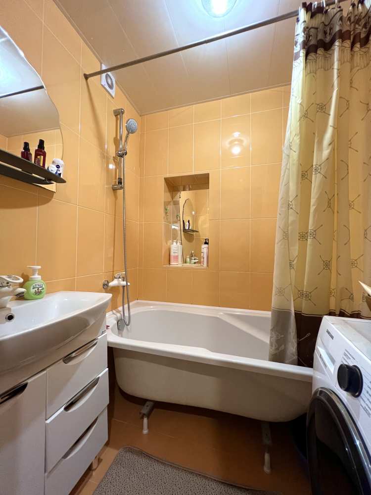 Продается трёхкомнатная квартира на улице Александра Косарева, 2, Гагаринский район, г. Севастополь. Общая площадь... - 14