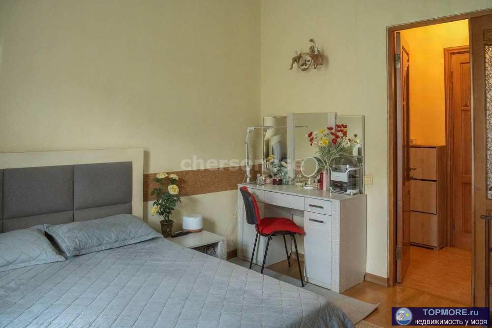 В продаже эксклюзивная трехкомнатная квартира в историческом центре города Севастополя на улице Ленина.  В квартире... - 1