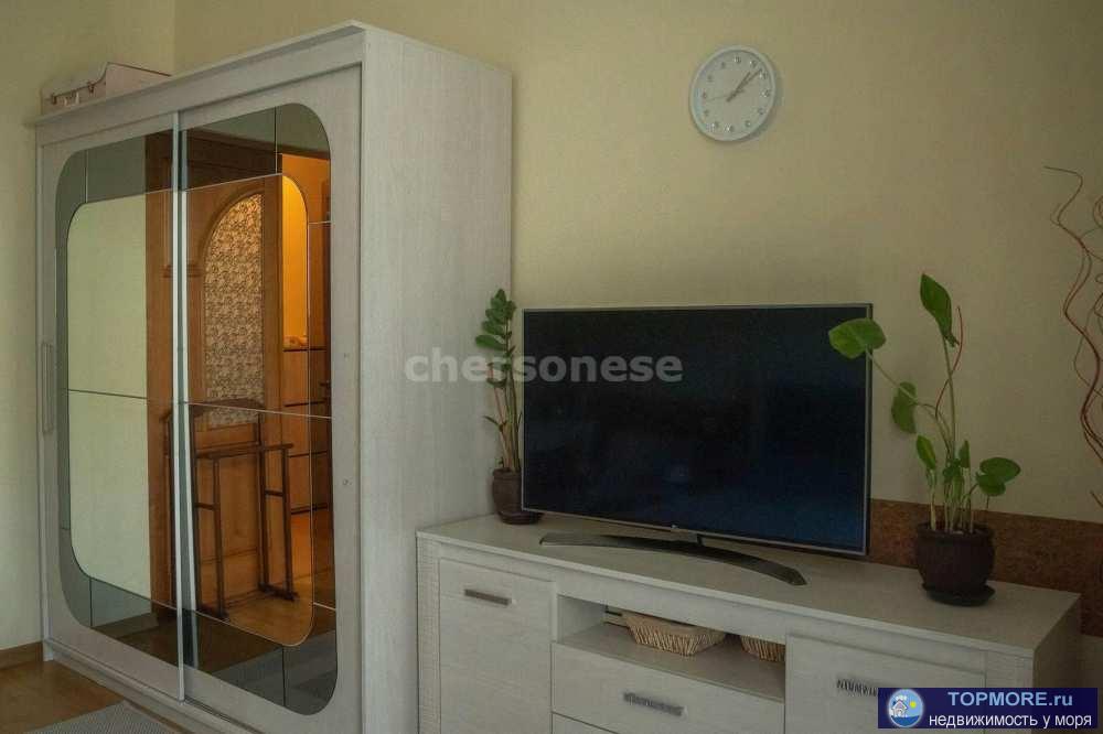 В продаже эксклюзивная трехкомнатная квартира в историческом центре города Севастополя на улице Ленина.  В квартире... - 2