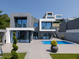 Лот № 175660. 


Эксклюзивная премиум вилла с панорамным видом...