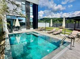 Лот № 181396. 



Продаются две виллы Mzymta Villas Club...