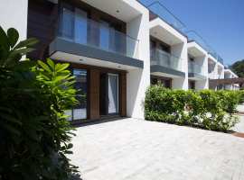 Лот № 178300. Продаю шикарный таунхаус в спальном районе города...