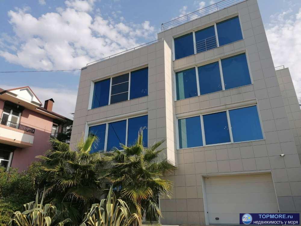 Лот № 164882. Продается отдельный коттедж в элитном районе Хосты, г. Сочи.  Рядом знаменитые соседи!  В доме площадью...