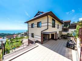 Лот № 163016. Дом находится в комфортном месте для жизни — так...