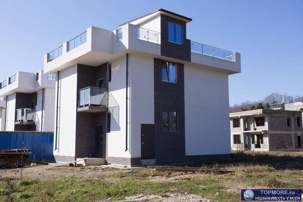 Лот № 152921. Продам коттедж в современном стиле площадью 230 кв.м. в Адлере, в элитном коттеджном поселке Коронель...