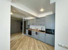 Лот № 183554. Продается просторная трехкомнатная квартира площадью...