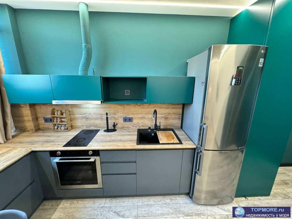 Лот № 182939. Предлагается к продаже квартира с дизайнерским ремонтом в центре Сочи.     Выполнен новый современный... - 2