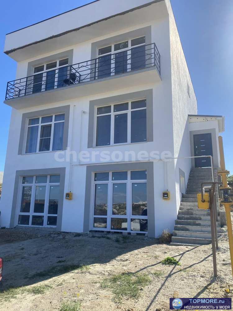 Лот № 74824   Ваш идеальный дом ждет вас!   Представляем вам великолепный трехэтажный таунхаус площадью 172 кв. м на...