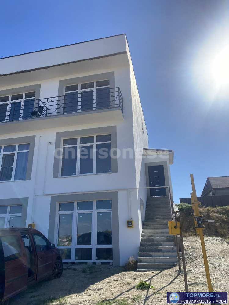 Лот № 74824   Ваш идеальный дом ждет вас!   Представляем вам великолепный трехэтажный таунхаус площадью 172 кв. м на... - 1