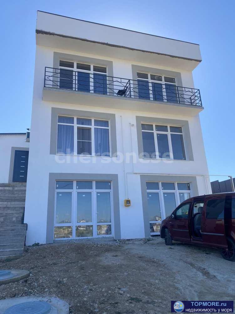 Лот № 74824   Ваш идеальный дом ждет вас!   Представляем вам великолепный трехэтажный таунхаус площадью 172 кв. м на... - 2