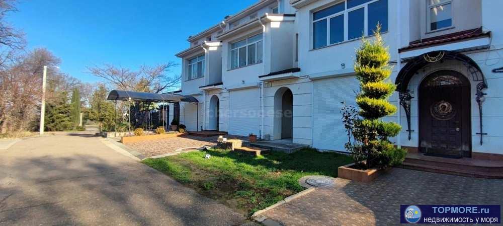 Объект № 75029  Трехэтажный таунхаус площадью 216 кв. м. на участке ИЖС 4.6 сотки в Нахимовском районе Севастополя....