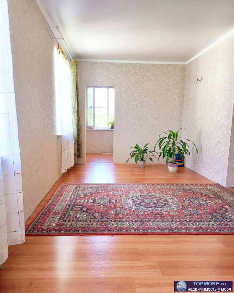 Лот № 186774. Дом небольшой, состоит из 6 этажей и насчитывает 16 квартир. Соседи доброжелательные, а в подъезде...