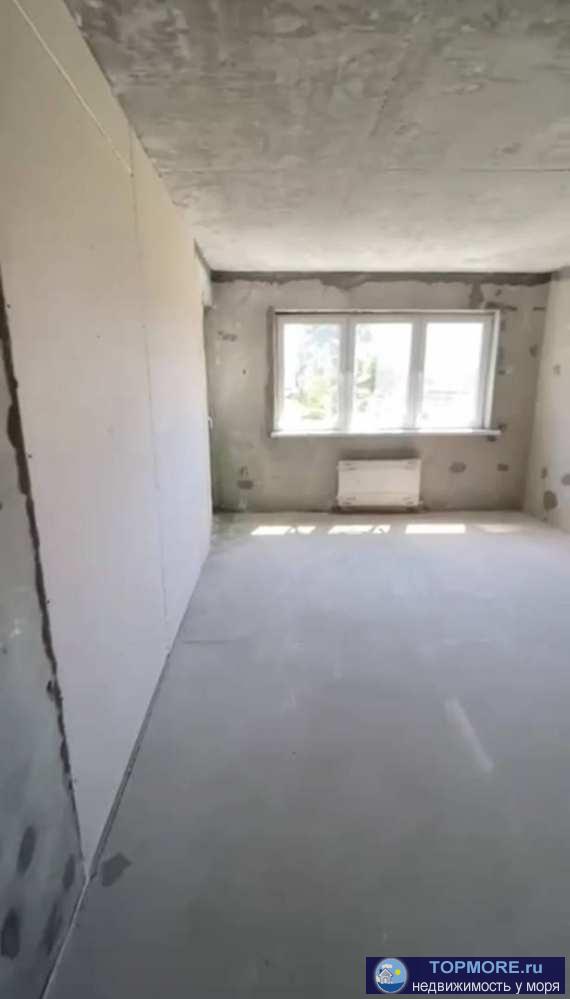 Лот № 186572. Продается Евротрехкомнатная квартира в жк Фрукты. Площадь 63 кв.м.Черновая отделка. 1 этаж. Без... - 2