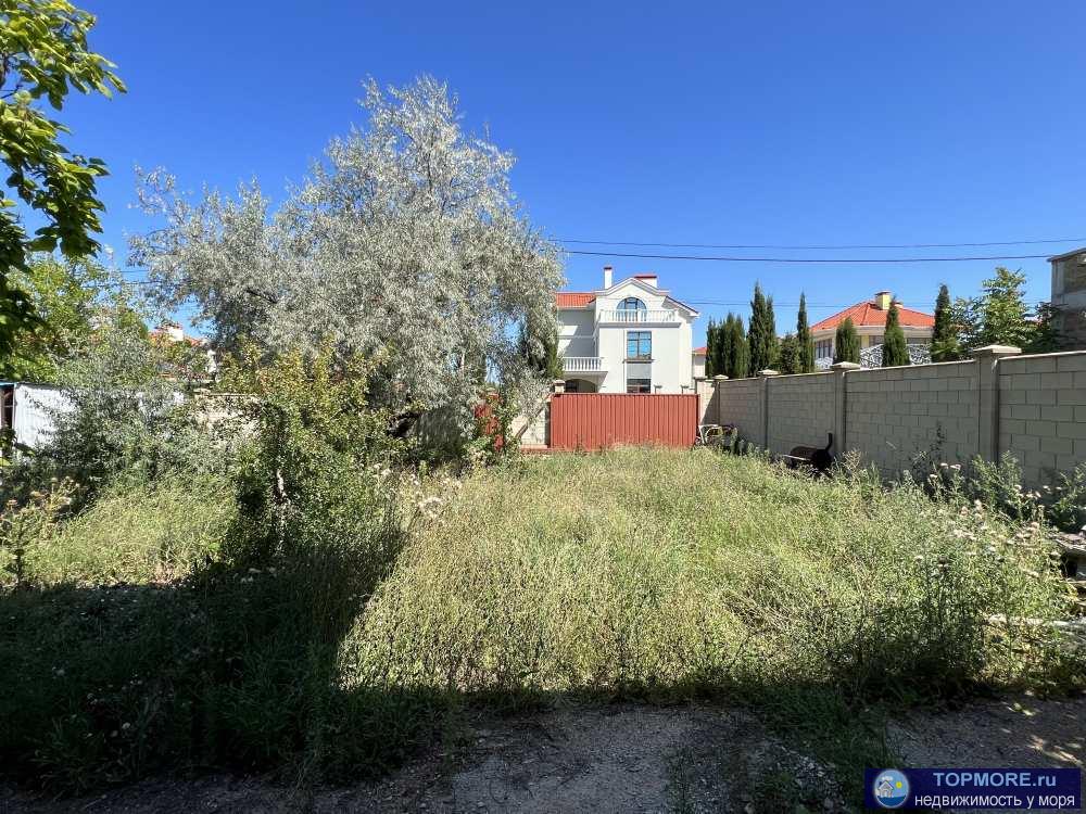 Продается дом 339 м2 с в коттеджном поселке в Севастополе.  Новый дом с огромными оконными проемами и открытыми... - 2