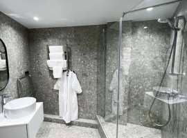 Лот № 186957. Продаются апартаменты в центре Сочи. Рядом с жд...