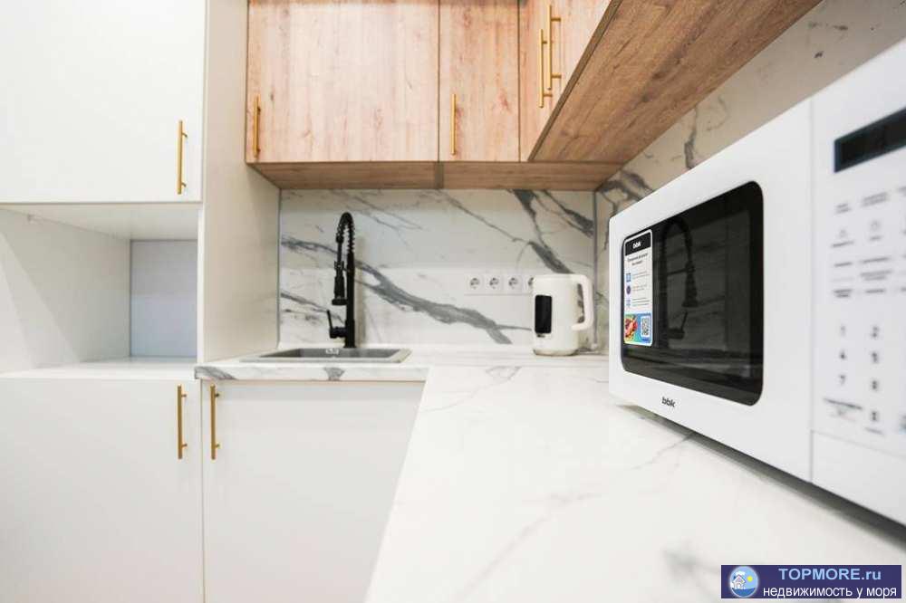 Лот № 186910. Комплекс расположен на первой береговой линии на границе реликтового леса и городской инфраструктуры.... - 1