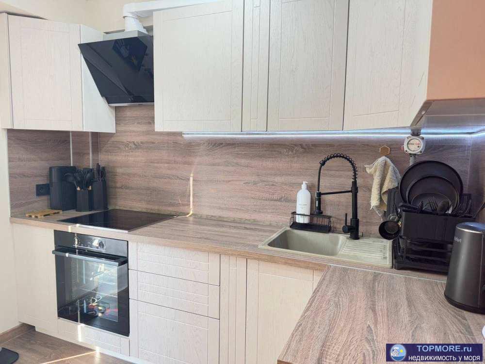 Лот № 187119. Продаю роскошную квартиру в Адлере 37 м2 с балконом, выполнен дизайнерский ремонт, наполнение квартиры,... - 1