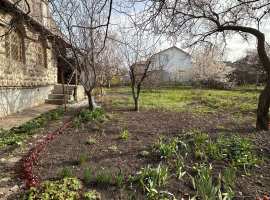 Дача в два этажа с гаражом и подвалом 85 кв. м., у дома летняя...