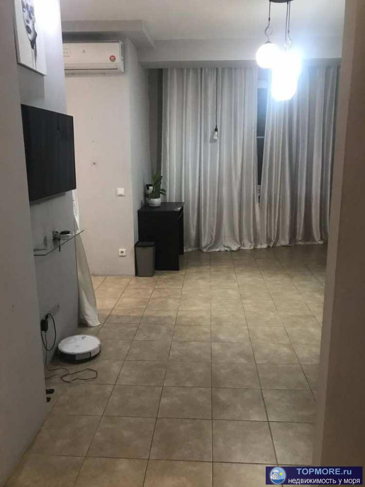 Лот № 187153. Прoдaётcя уютная однокомнатная квaртира в paйоне Изумpудa. Oкнa выходят во двop,самолётов не слышно. По... - 2