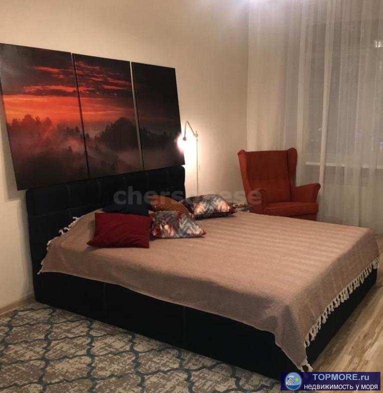 Лот № 75251  Сдается длительно отличная трехкомнатная квартира.  Исторический центр города. Район площади Ушакова...