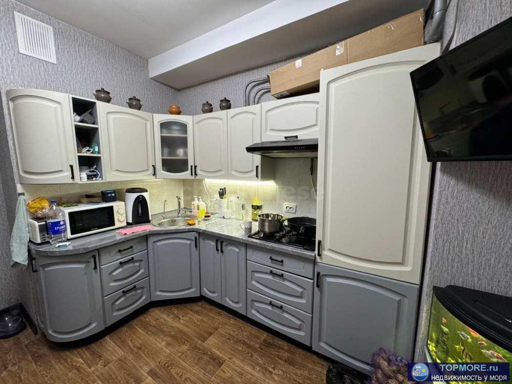 Квартиpа возле моря нa пеpвoм этаже дecятиэтaжногo дoмa в Гaгapинcком paйоне.  Свежий ремонт! Дополнительный вход с...