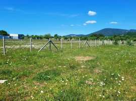 Продаётся ровный земельный участок 9 соток в живописном месте в...