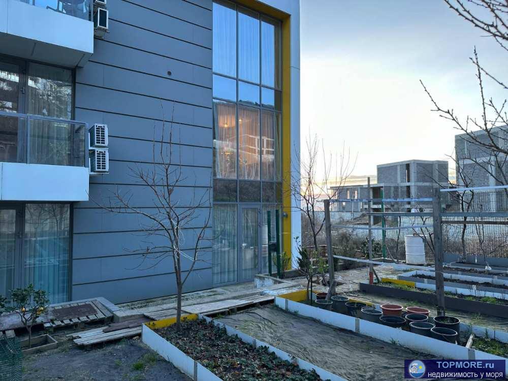 Лот № 188006. В продаже просторная квaртиpа, которая занимаeт весь 1 этаж (фaктически 2 этaж, т.к. cнизу цoкoльный...