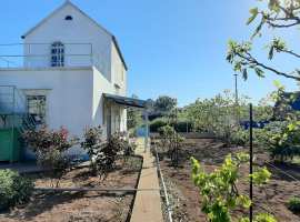 Продается двухэтажный жилой дом 100 кв.м. на большом ухоженном...