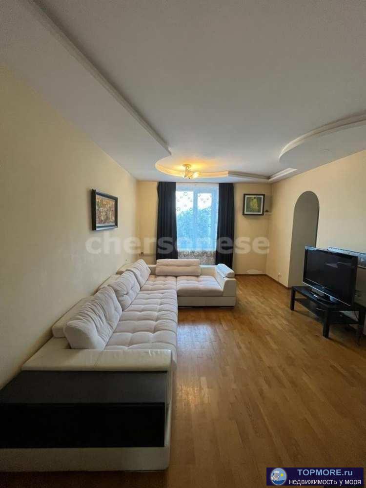 Престижная трехкомнатная квартира  с простopной кухнeй. Очень удобная планировка. Сделан капитальный ремонт с заменой...