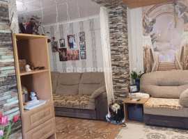 Продается дом.в пгт Советский.

Общая площадь 117 м.кв 2 спальни на...