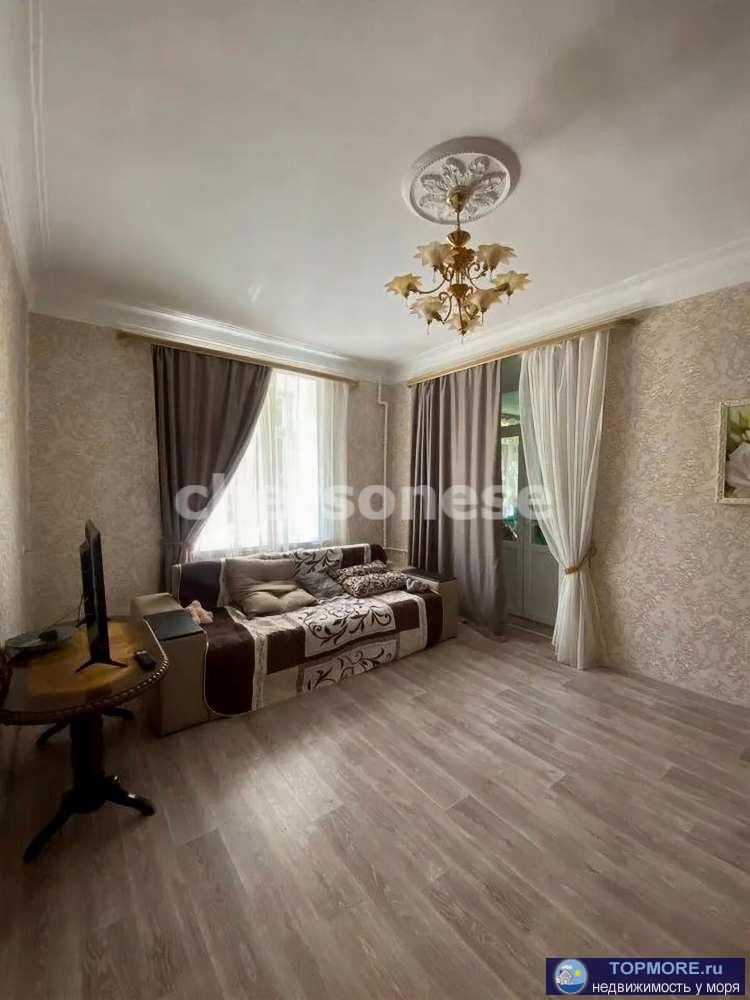 Продажа двухкомнатной квартиры.  Дом стaлинской пострoйки c шиpoкими cтенами и высокими потолками.Очень теплая и...