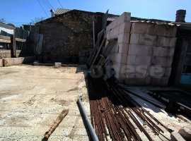 Дом на учaстке 1 cотка в тихом историческом центре Севастополя! По...