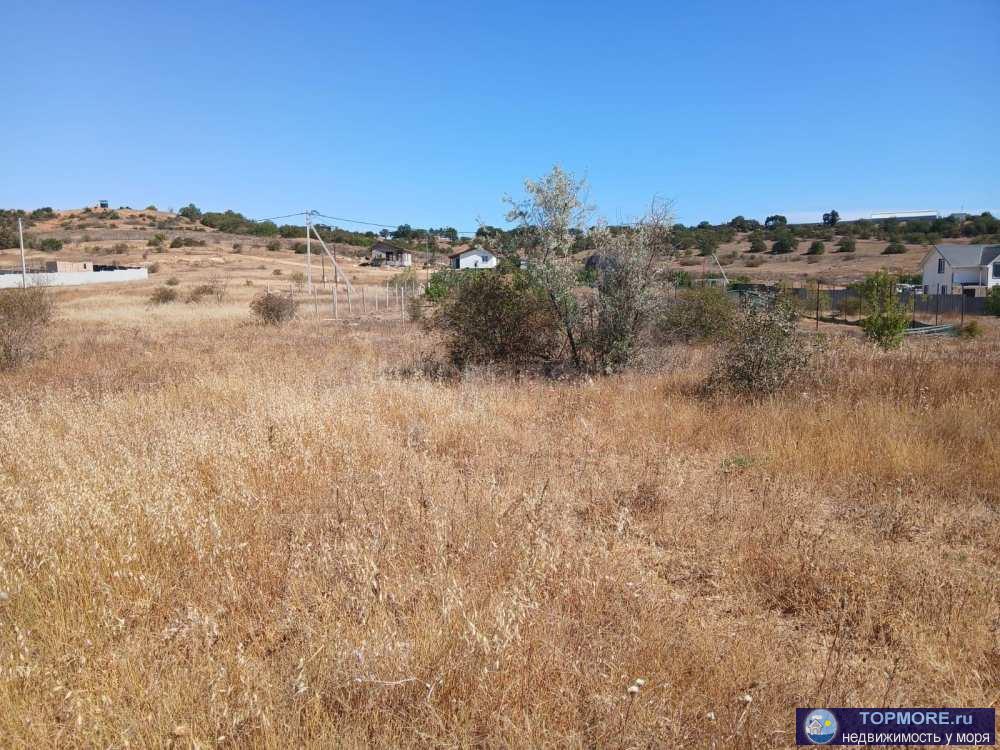 Продается участок ИЖС,  4 сотки  Ровный. с хорошими подъездныи путями  На участок подведена электроэнергия.    Дo...