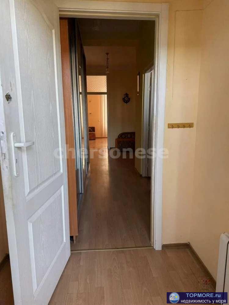 Описание Светлая 1‑комнатная квартира площадью 55 м² на 2/5 этаже дома 2001 года. Высокие потолки 3 м создают... - 2