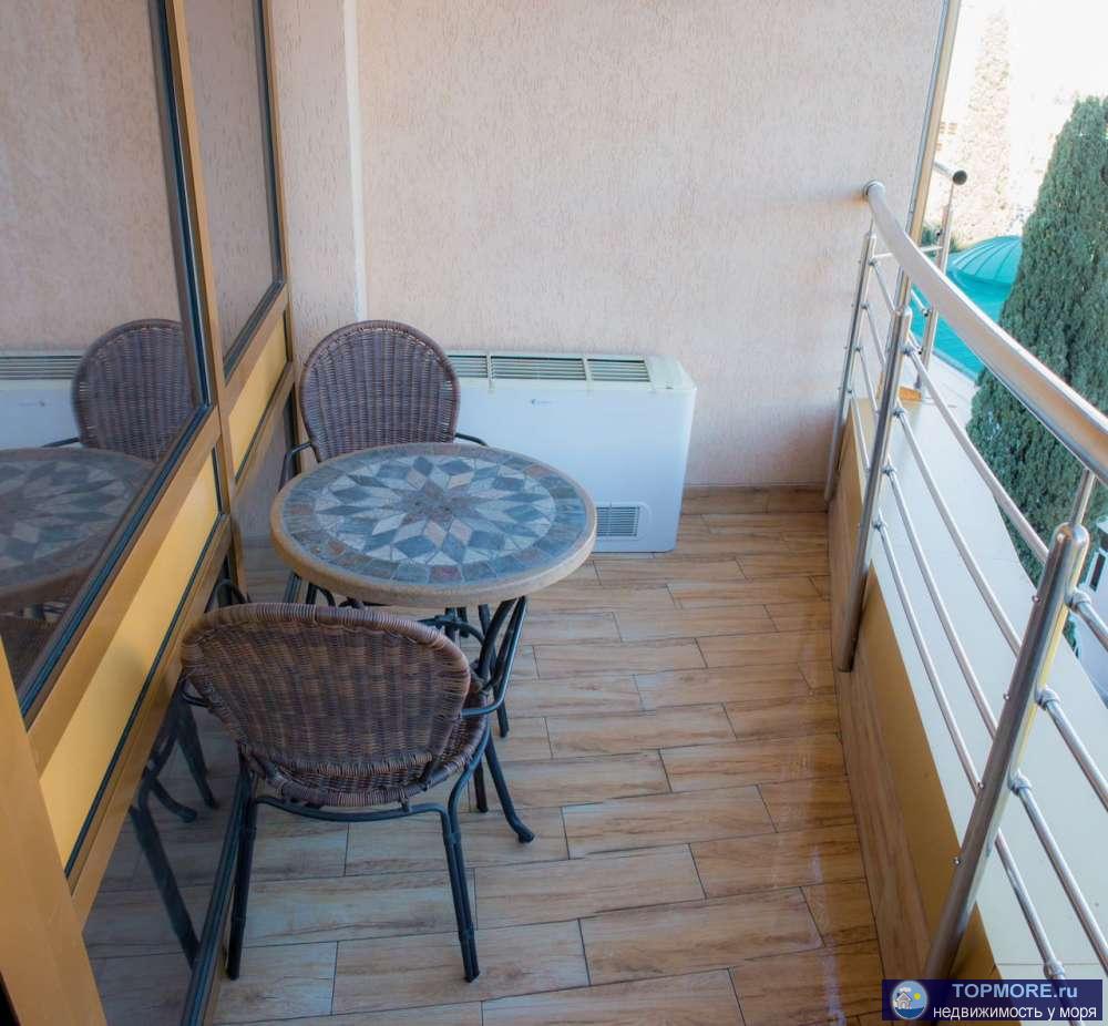 Продаётся студия (возможен торг). Общая площадь 40 кв.м. Есть балкон и совмещенный санузел. Квартира расположена на 6... - 3