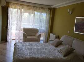 Продаётся студия (возможен торг). Общая площадь 40 кв.м. Есть...