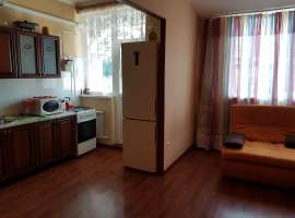 Продаётся 1 комнатная квартира в районе Светланы. Общая площадь 42...