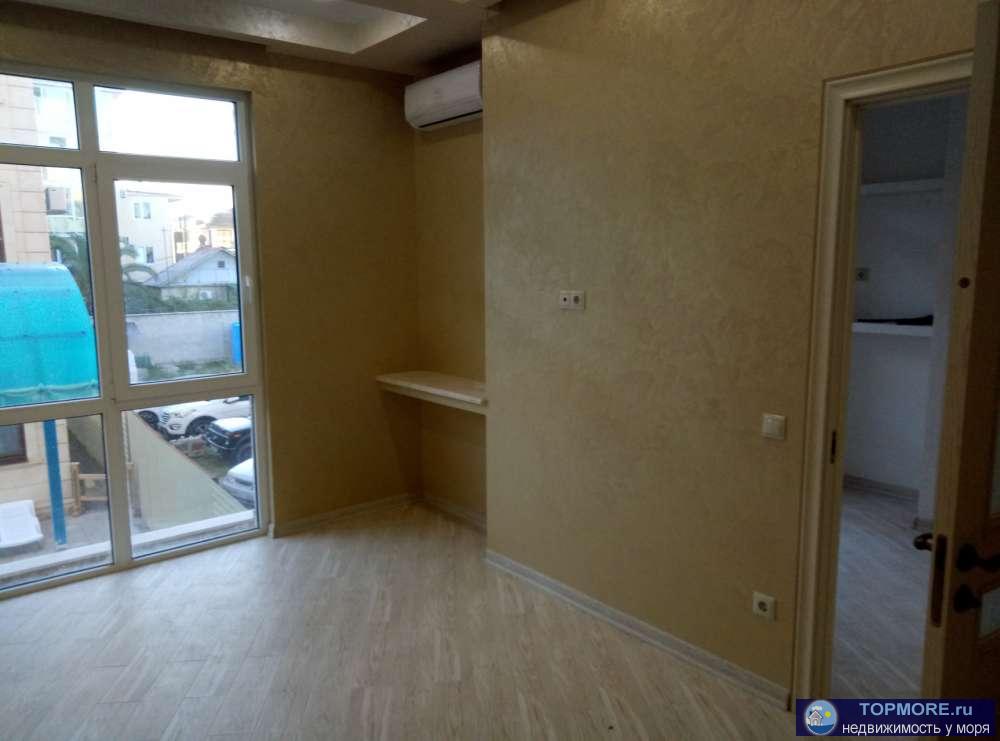 Продаётся студия (возможен торг).  До моря 3 минуты хотьбы. Общая площадь 32.7 кв.м. Квартира расположена на 1 этаже... - 1