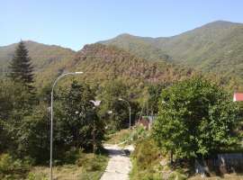 Продаётся земельный участок (возможен торг). Площадь земли 7 сот....