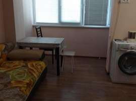 Продаётся студия верх Светланы. Дом давно сдан и заселен....