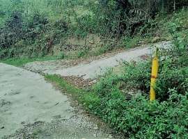 Продаётся земельный участок (возможен торг). Площадь земли 6 сот....