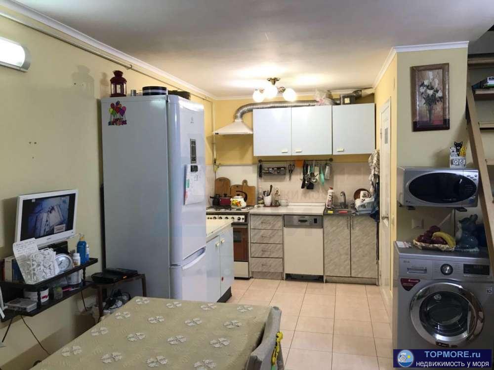 Продается благоустроенный 3 этажный жилой гараж в Лазаревской. Общая площадь 75м2. На 1 этаже расположена кухня и сан... - 1