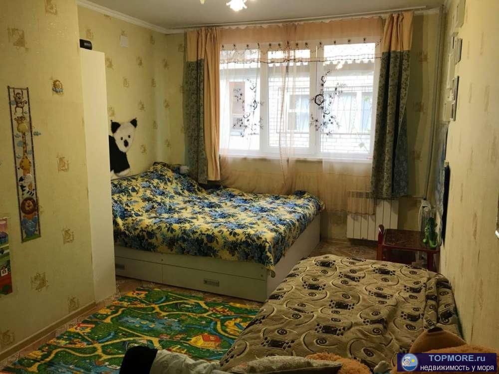 Продается благоустроенный 3 этажный жилой гараж в Лазаревской. Общая площадь 75м2. На 1 этаже расположена кухня и сан... - 4