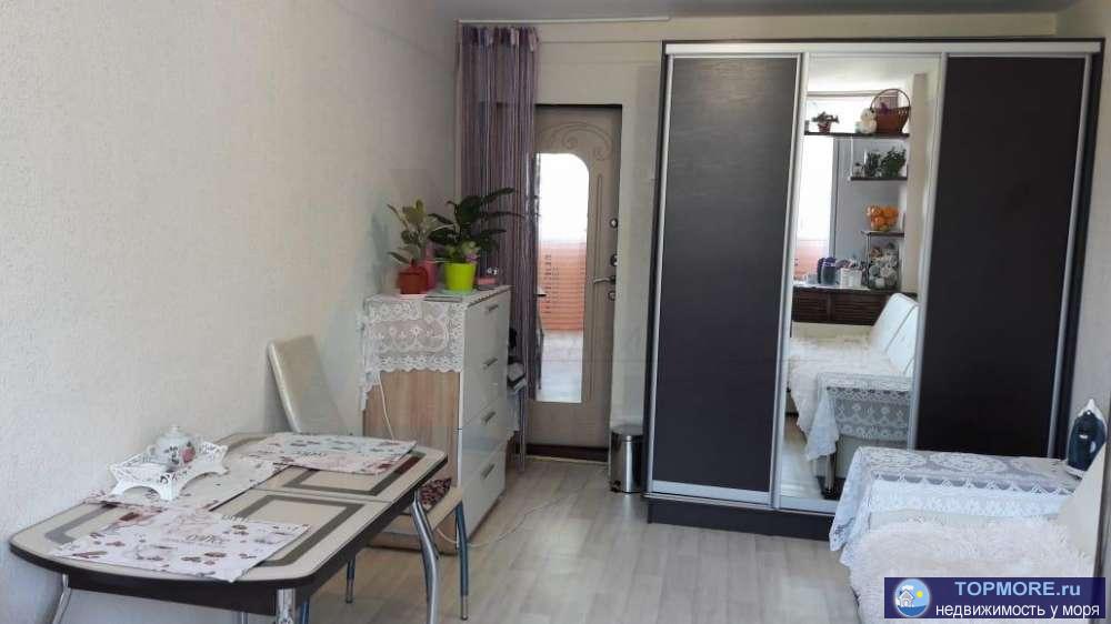 Продатся  комната 15кв2 в общежитии секционного типа. Светлая, теплая, не угловая, хорошее месторасположение, с окна... - 2