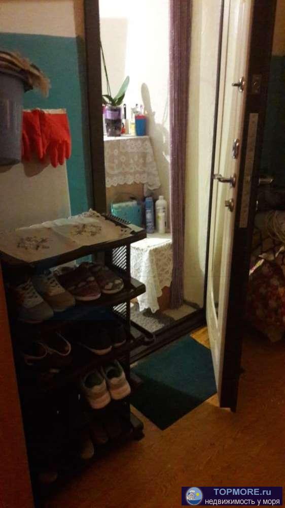 Продатся  комната 15кв2 в общежитии секционного типа. Светлая, теплая, не угловая, хорошее месторасположение, с окна... - 4