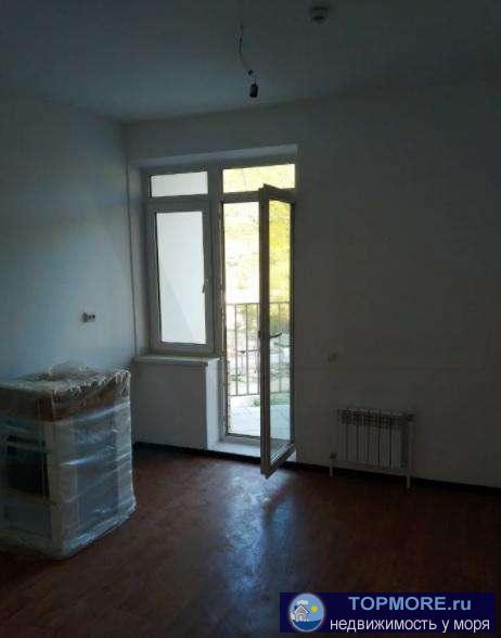 Квартира 1 комнатная 44 квм, с отделкой, линолеум, обои, сантехника.  Благоустройство прилегающей территории включает... - 3